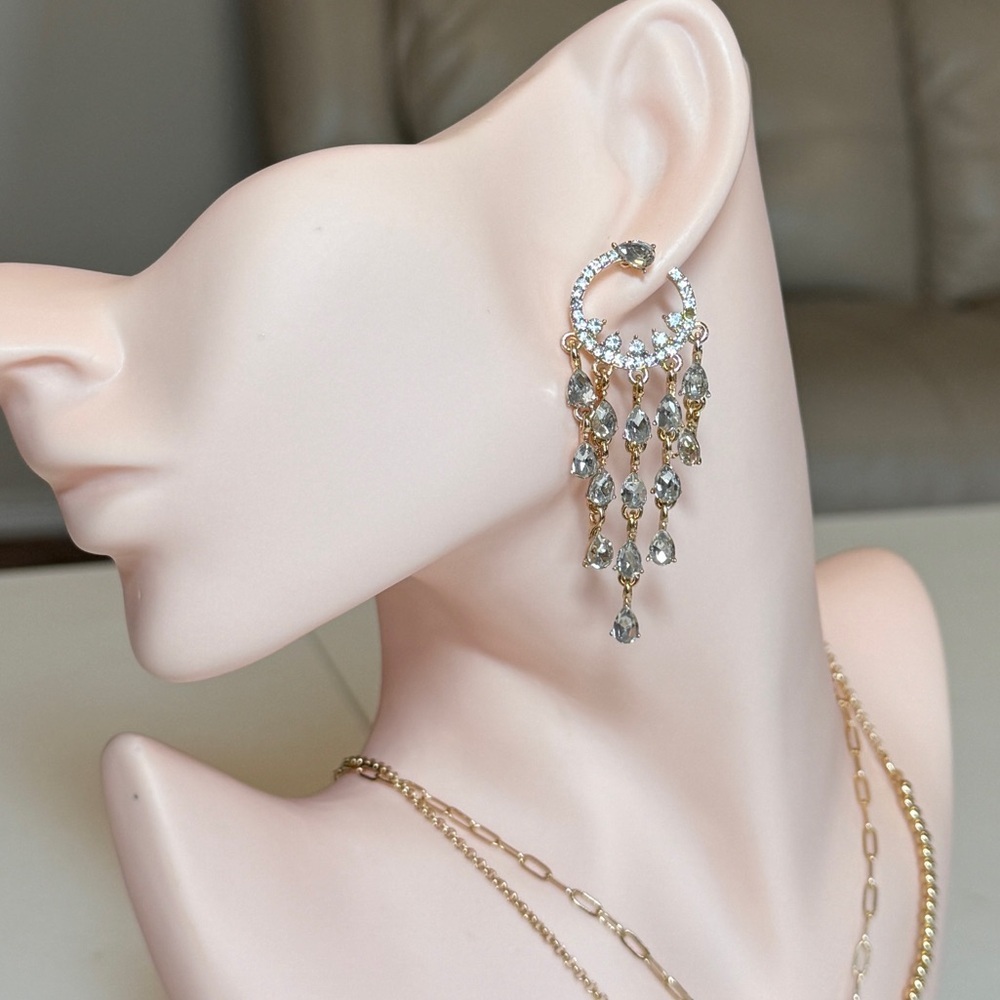 ⚜️ Chic Gold Drop Earrings With Clear Crystals